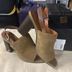 Sexy Brand new Coach heel Sandel
